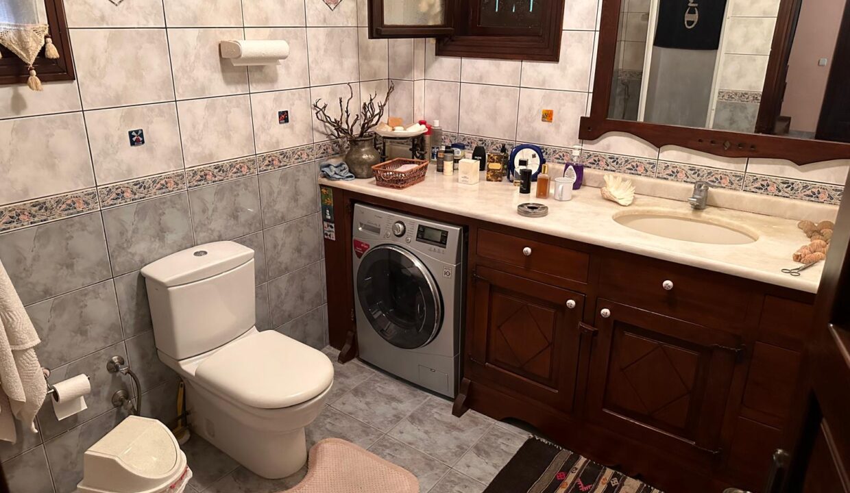 WhatsApp Image 2025-11-05 at 17.49.45 (1)